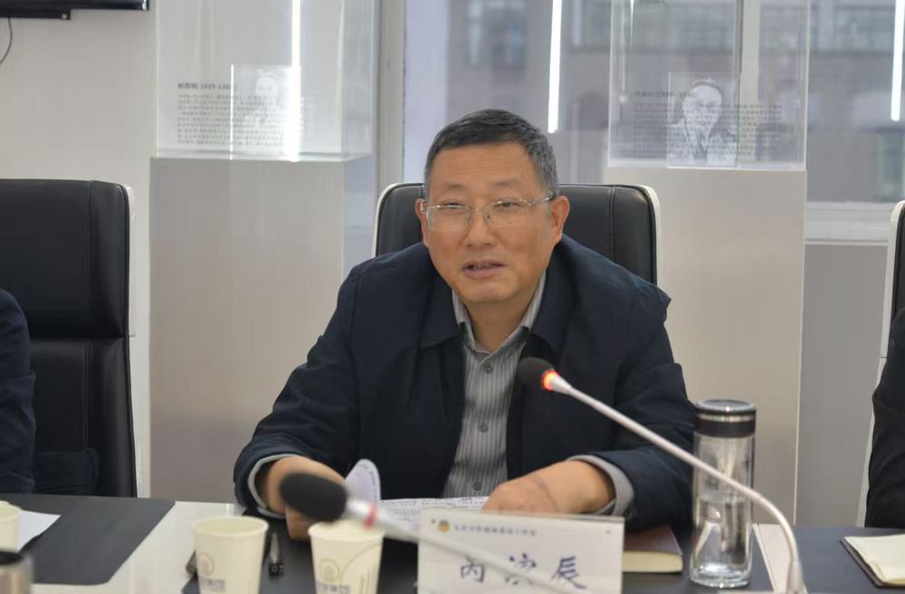 162581d9a3aea65974cad0dd34b2318a