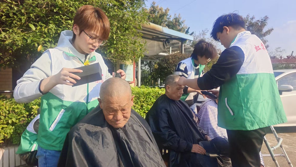 c60d7e0e0e3ae38fcc7e0fc821cdc134